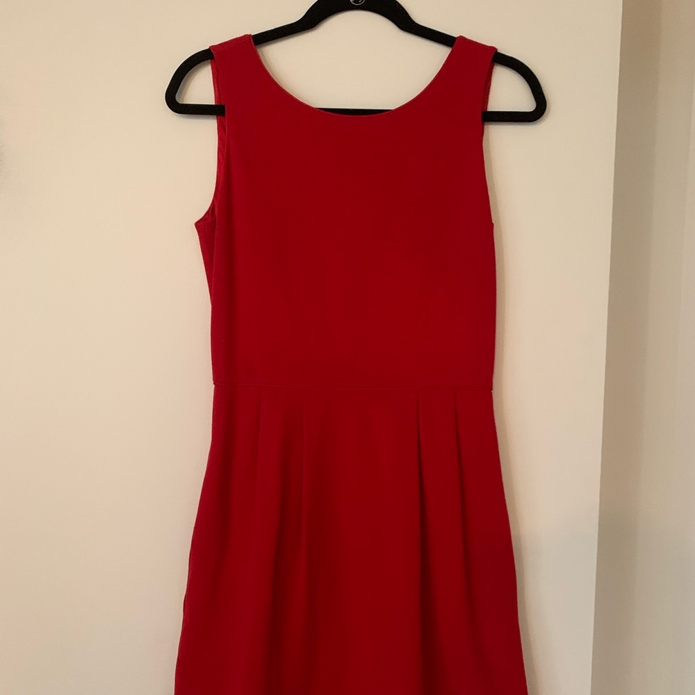 DVF Red Dress w/Exposed Zipper. Size 6.